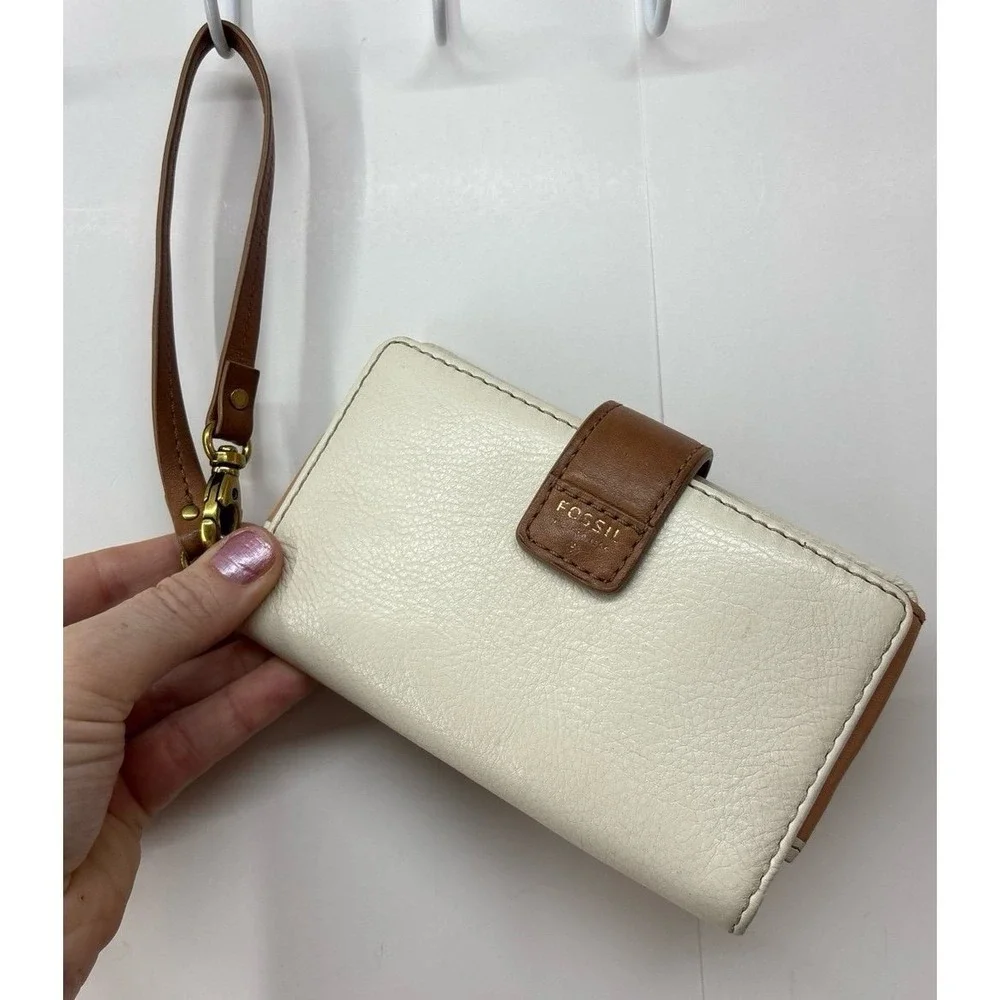 Fossil Cream & Brown Wristlet Wallet (AS IS)